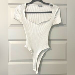 Zara White Ribbed Short Sleeve Bodysuit